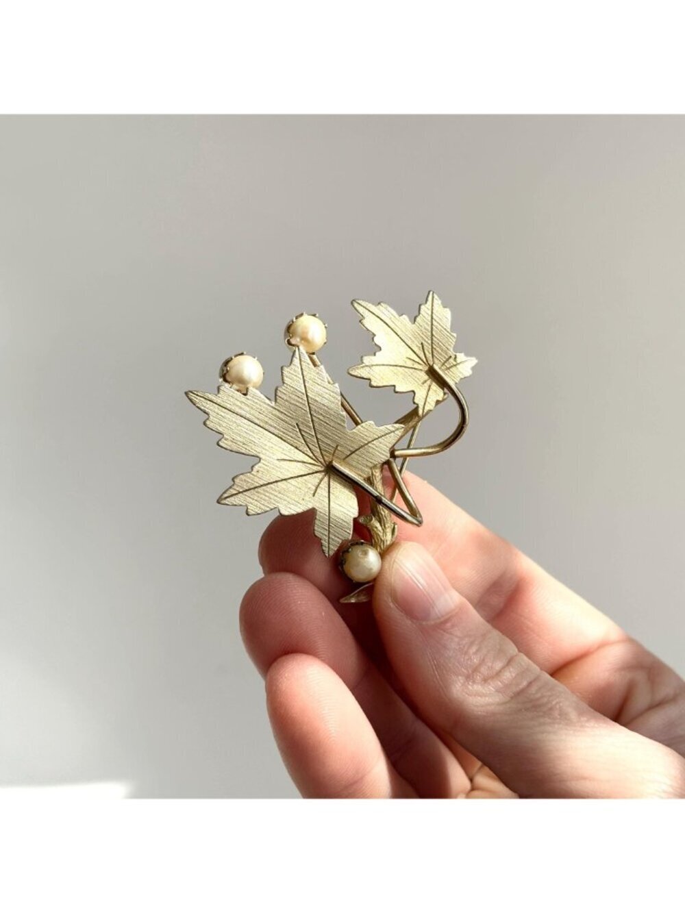 Double Leaf & Faux Pearl Sarah Coventry Gold T 60's Vintage Costume Brooch - Picture 9 of 10